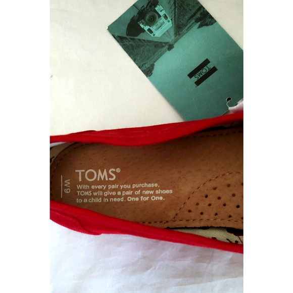 Toms Women's Classic Slip On Canvas Shoes W 9 Red Loafer Flats NWT - Picture 6 of 10